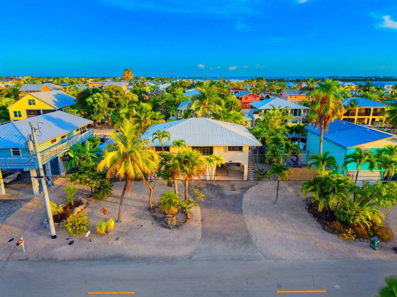 3 bedroom Single Family Residence at 29424 Forrestal Avenue, Pine Channel Estates (29.5), Big Pine Key — photo 5