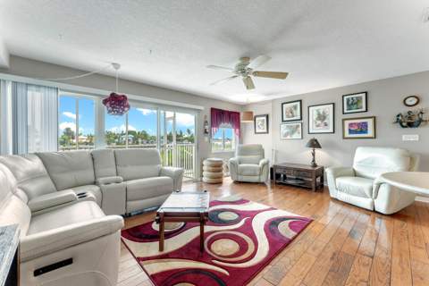 95 Coco Plum Drive 4B & Slip B-34, Marathon FL - photo 11 of 47