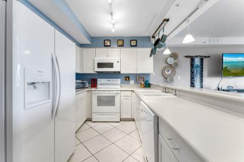 95 Coco Plum Drive 4B & Slip B-34, Marathon FL - photo 18 of 47