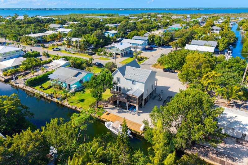 3 bedroom Single Family Residence at 1615 Fern Avenue, Eden Pines Colony (29.0), Big Pine Key — photo 1