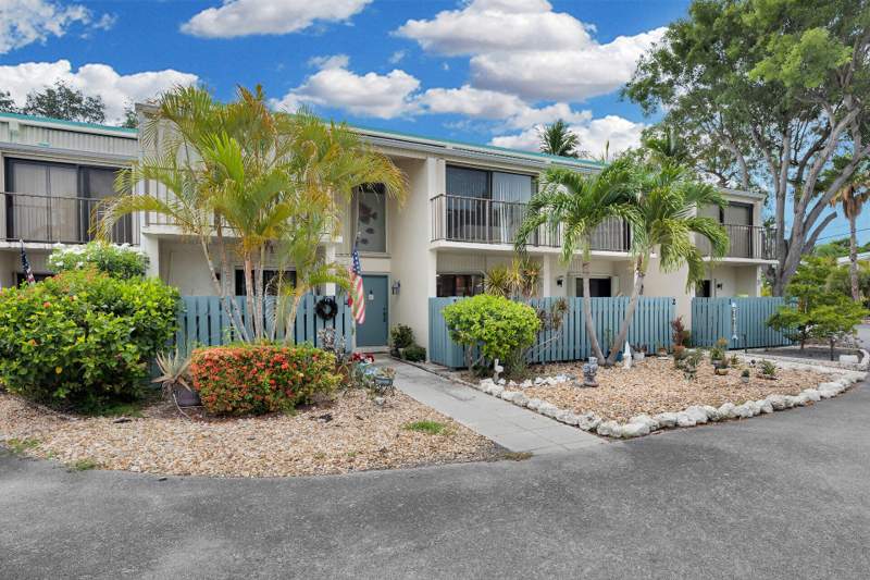 2 bedroom Townhouse at 87200 Overseas Highway #D3, Executive Bay (87.0), Plantation Key — photo 3