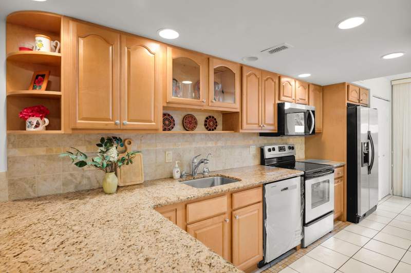 2 bedroom Townhouse at 87200 Overseas Highway #D3, Executive Bay (87.0), Plantation Key — photo 5