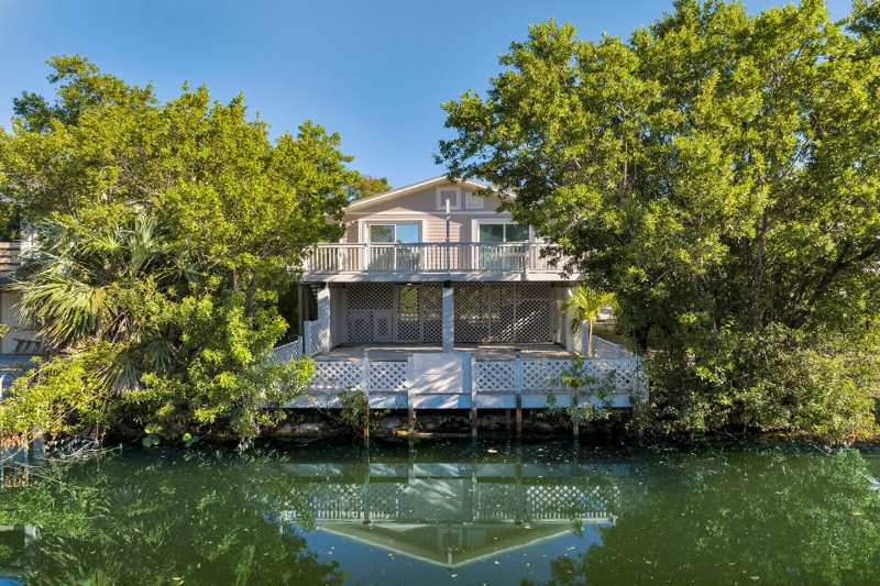 2 bedroom Single Family Residence at 29172 Rose Drive, Eden Pines Colony (29.0), Big Pine Key — photo 1