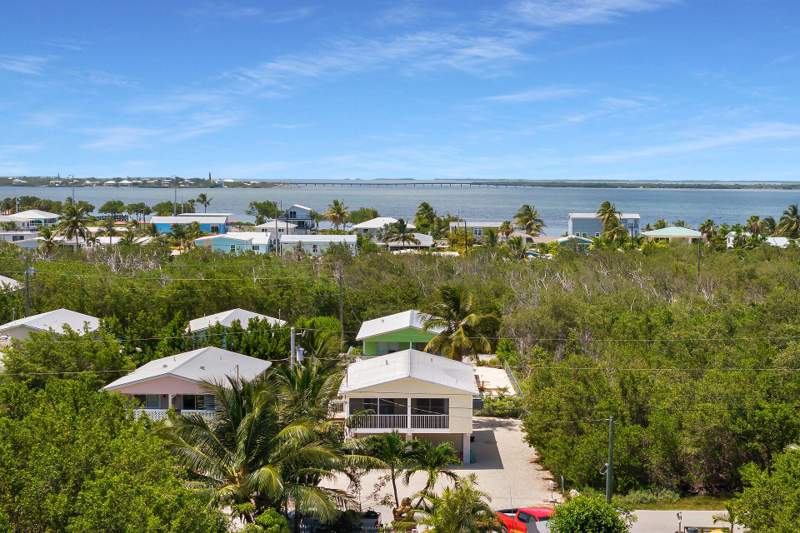 3 bedroom Single Family Residence at 31179 Avenue H, Sands Sub (31.0), Big Pine Key — photo 1