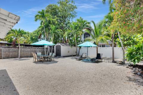 19 SE Marlin Avenue, Key Largo FL - photo 6 of 37
