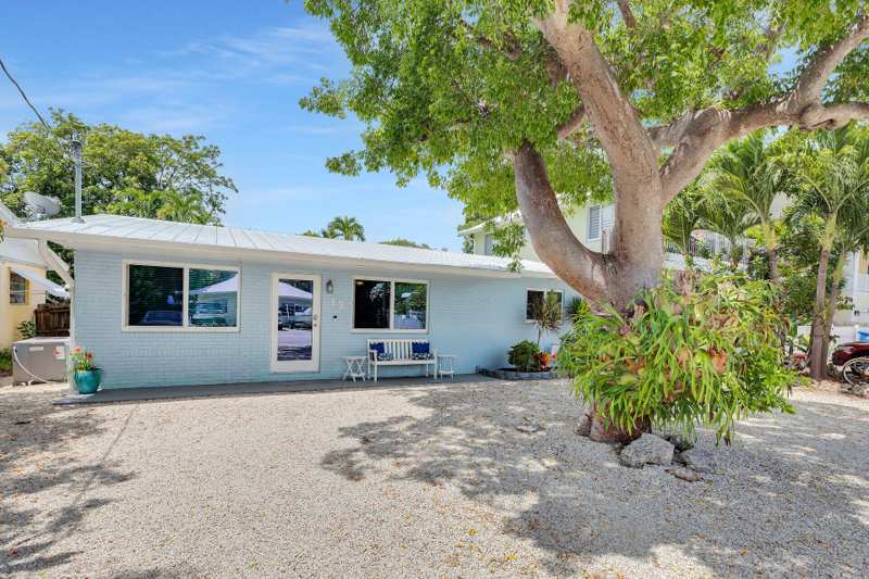 3 bedroom Single Family Residence at 19 SE Marlin Avenue, Largo Sound Park (103.5), Key Largo — photo 1