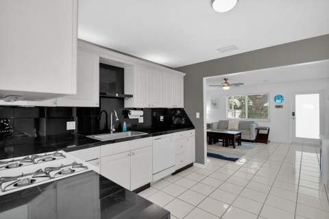 19 SE Marlin Avenue, Key Largo FL - photo 15 of 37