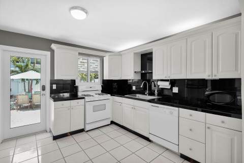 19 SE Marlin Avenue, Key Largo FL - photo 16 of 37