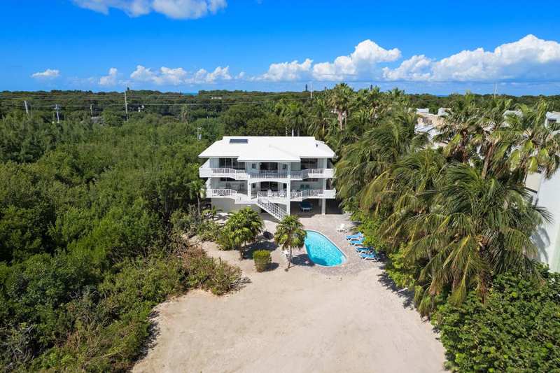 5 bedroom Single Family Residence at 87445 Old Highway, Plant Beach (87.5), Plantation Key — photo 1
