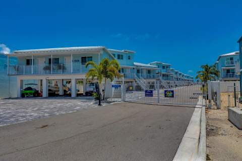 10877 Overseas Highway #Apt 35, Marathon FL - photo 19 of 49