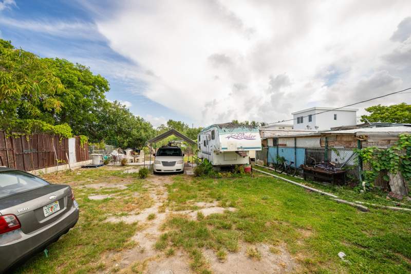 6 bedroom Multi-Units at 5331 5th Avenue, Maloney Sub (5.0), Stock Island — photo 5