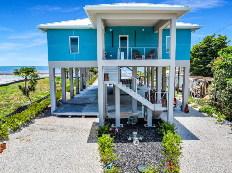 4 bedroom Single Family Residence at 58244 Overseas Highway, Crains Sub (58.0), Marathon — photo 4