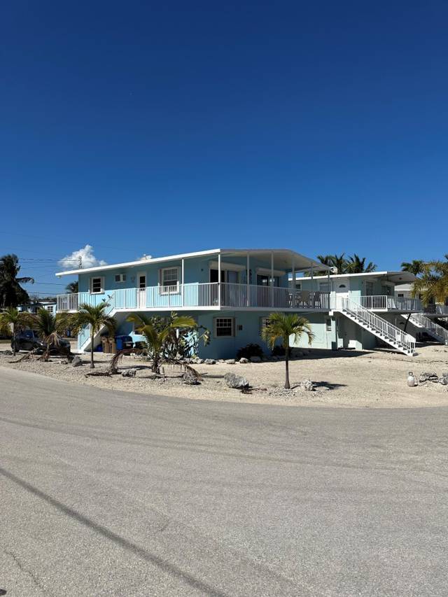 16 Shoreland Drive