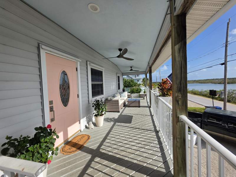 3 bedroom Single Family Residence at 673 Indies Road, Breezeswept Bch Est (27.5), Ramrod Key — photo 2