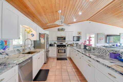 1518 Sunrise Drive, Big Pine Key FL - photo 12 of 56