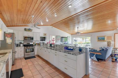 1518 Sunrise Drive, Big Pine Key FL - photo 13 of 56