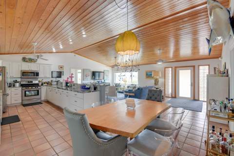 1518 Sunrise Drive, Big Pine Key FL - photo 15 of 56