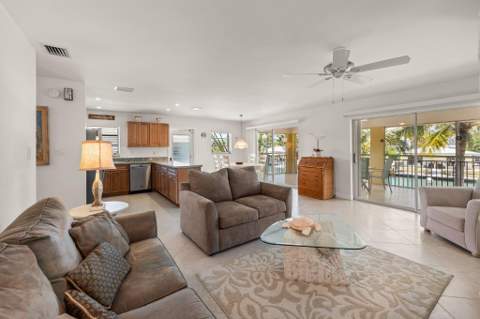 126 N Indies Drive, Duck Key FL - photo 10 of 44
