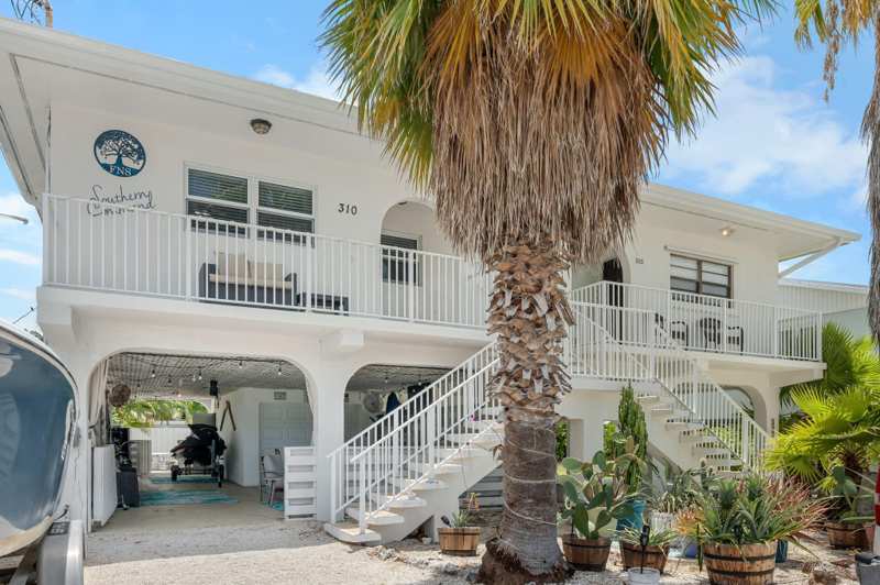 2 bedroom Half Duplex at 310 3rd Street, Key Colony Beach (53.5), Key Colony — photo 1