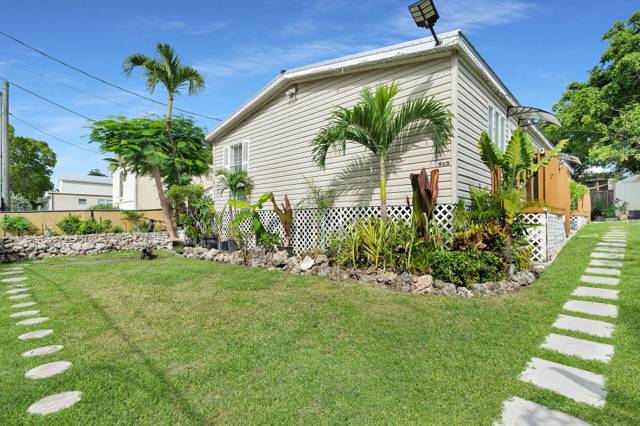 915 Plantation Road