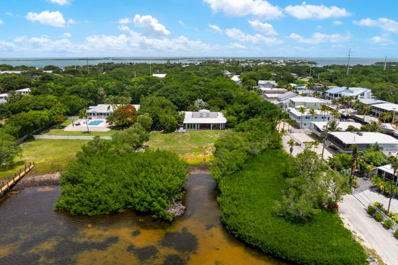 3 bedroom Single Family Residence at 120 S Coco Plum Road #S, Rock Harbor Est (98.0), Key Largo — photo 3