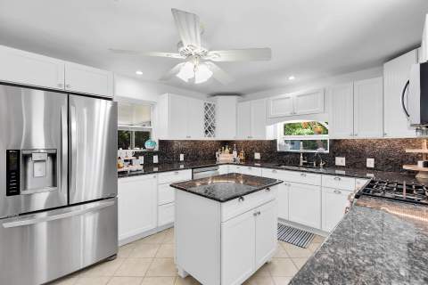 58110 Ferreire Street, Marathon FL - photo 13 of 32