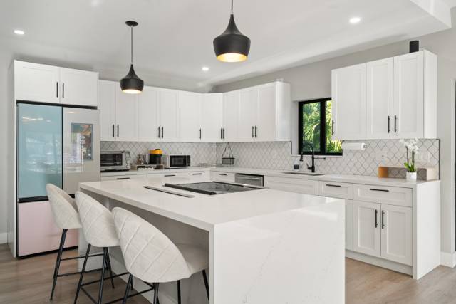 13 Coral Way