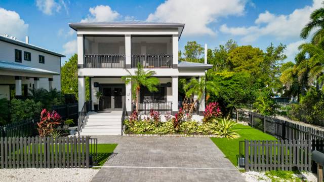 13 Coral Way