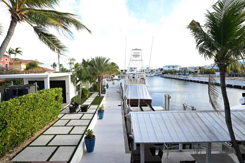 4 bedroom Single Family Residence at 186 Atlantic Boulevard, Port Largo (100.0), Key Largo — photo 1