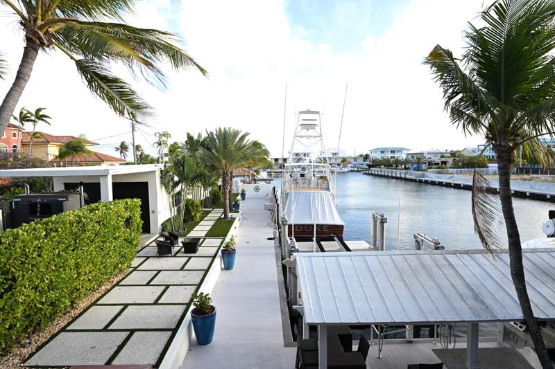 4 bedroom Single Family Residence at 186 Atlantic Boulevard, Port Largo (100.0), Key Largo — photo 2