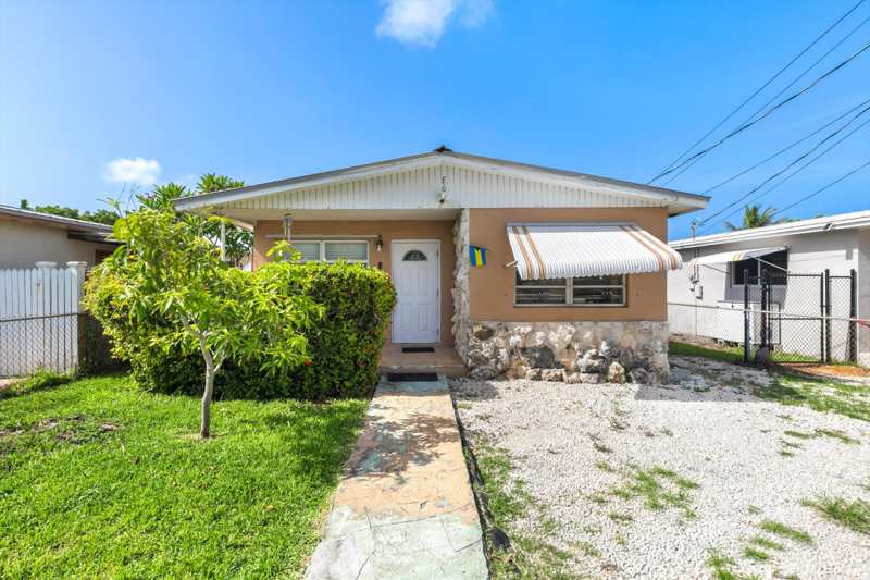 3 bedroom Single Family Residence at E6 11th Avenue, Lincoln Gard. No. 2 (5.0), Stock Island — photo 1