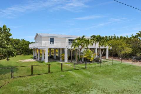 203 Peachtree Avenue, Marathon FL - photo 8 of 48