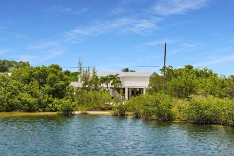 203 Peachtree Avenue, Marathon FL - photo 7 of 48