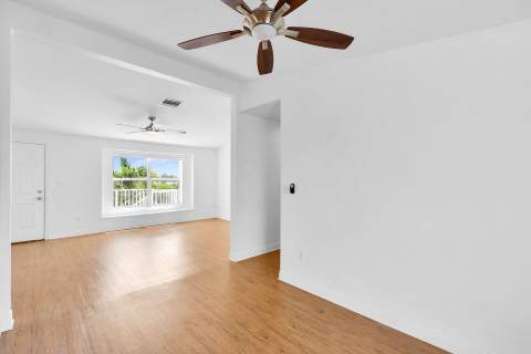 203 Peachtree Avenue, Marathon FL - photo 15 of 48