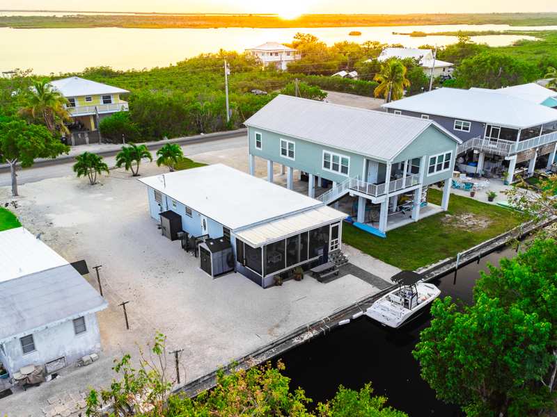 3 bedroom Single Family Residence at 711 State Road #4A, Mates Beach (28.5), Little Torch Key — photo 1
