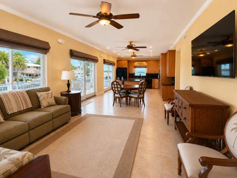 239 Plantation Avenue, Plantation Key FL - photo 6 of 20
