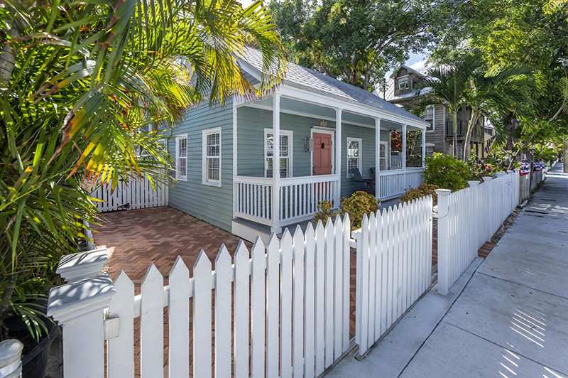 3 bedroom Single Family Residence at 1019 Whitehead Street, Old Town - Unrecord (1.0), Key West — photo 1