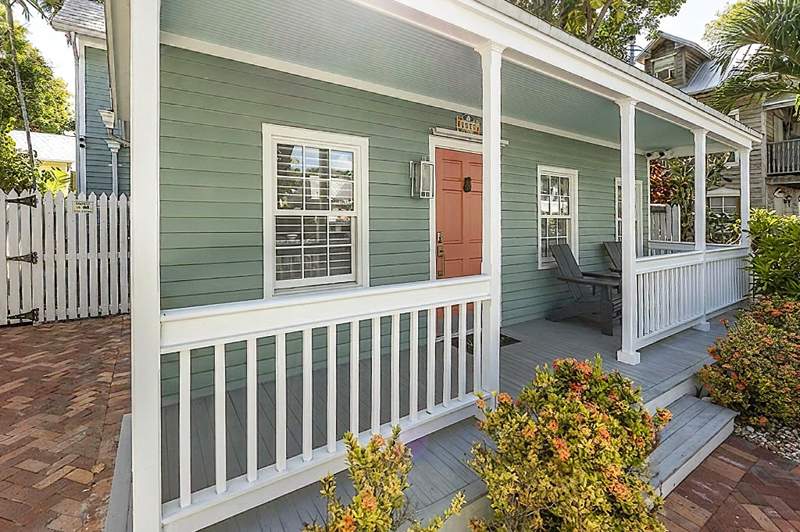 3 bedroom Single Family Residence at 1019 Whitehead Street, Old Town - Unrecord (1.0), Key West — photo 2