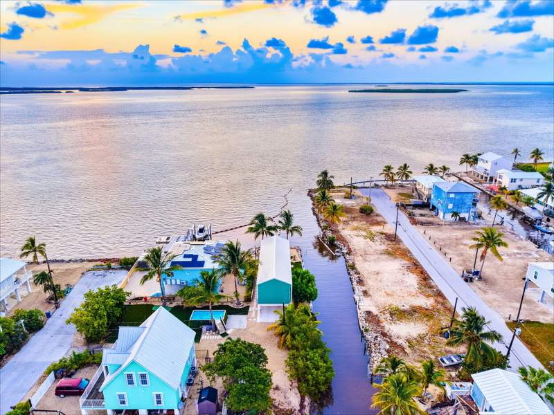 3 bedroom Single Family Residence at 31536 Avenue F, Sands Sub (31.0), Big Pine Key — photo 3