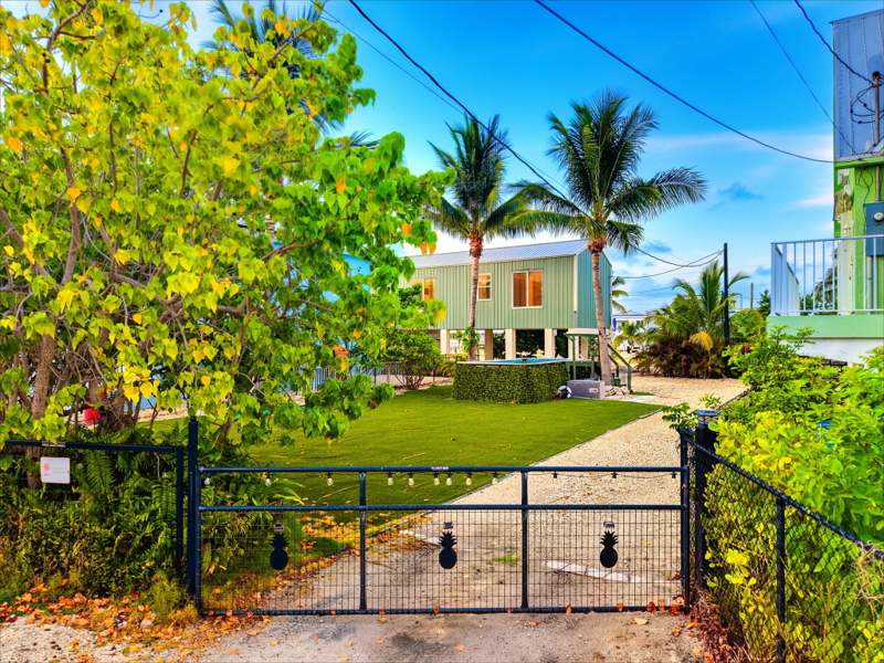 3 bedroom Single Family Residence at 31536 Avenue F, Sands Sub (31.0), Big Pine Key — photo 5