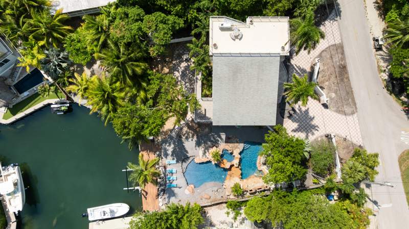 4 bedroom Single Family Residence at 168 Indian Mound Trail, Indian Waterways (89.0), Plantation Key — photo 2