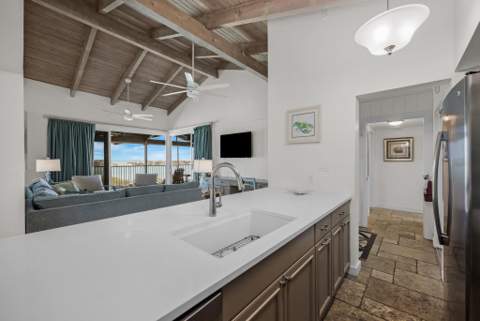 4402 Marina Villa Drive, Duck Key FL - photo 11 of 54