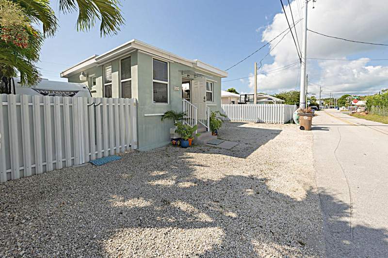 1 bedroom Single Family Residence at 30 Orange Drive, Key Largo Park (101.0), Key Largo — photo 3