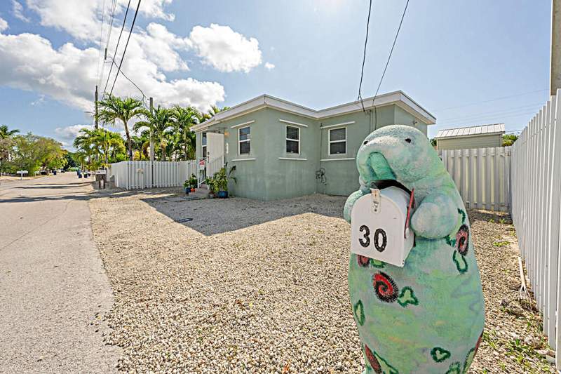 1 bedroom Single Family Residence at 30 Orange Drive, Key Largo Park (101.0), Key Largo — photo 2