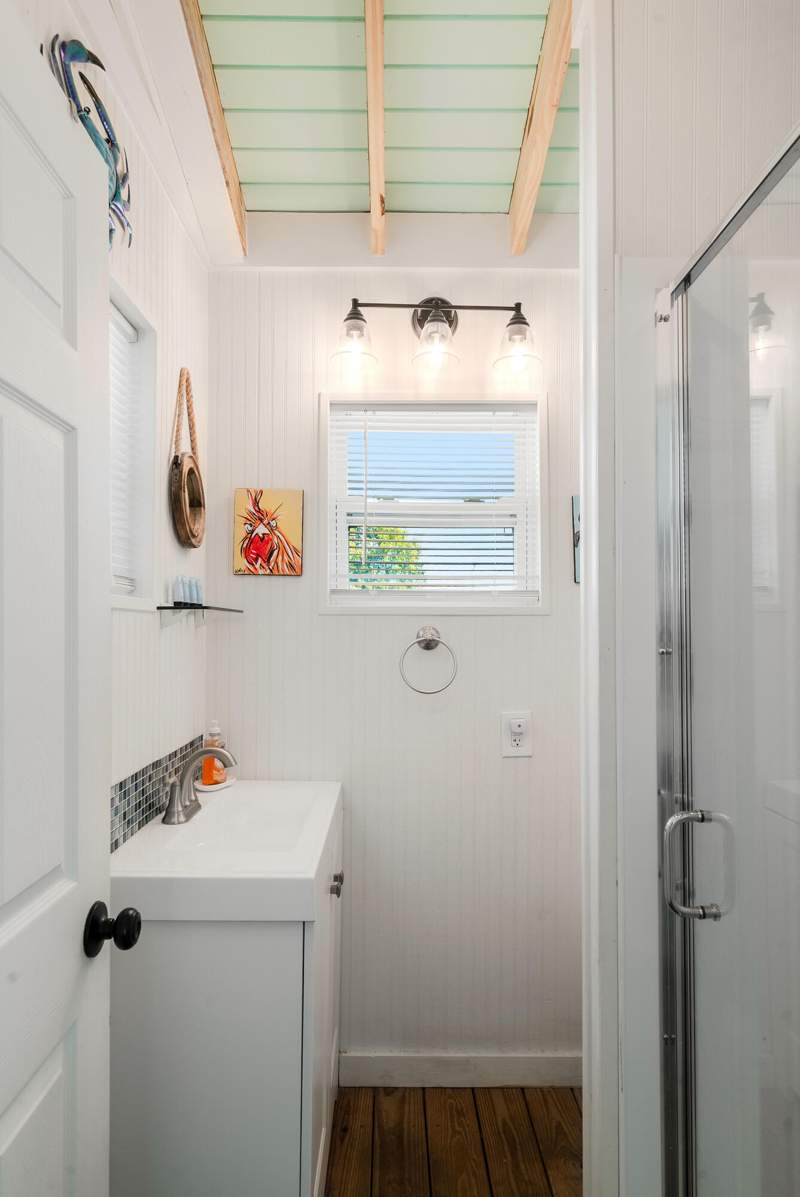 3 bedroom Mobile Home at 325 Calusa Street ## 121, Calusa Campground (101.5), Key Largo — photo 5