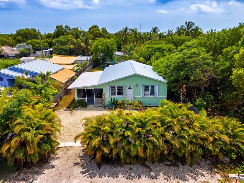 2 bedroom Single Family Residence at 30354 Palm Drive, Palm Villa (30.5), Big Pine Key — photo 2