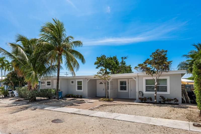 5 bedroom Multi-Units at 10833 2nd Avenue Gulf Avenue, Key Colony Sub (53.0), Marathon — photo 2
