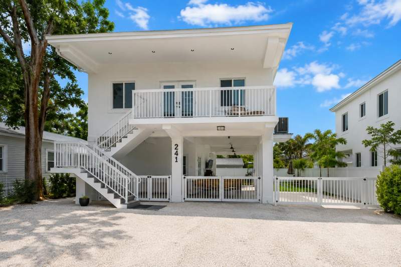 4 bedroom Single Family Residence at 241 Hispanola Road, Harris Ocean Park (93.0), Key Largo — photo 3