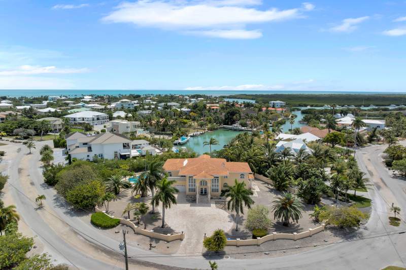 4 bedroom Single Family Residence at 121 Calle Ensueno, Sombrero Isle (49.5), Marathon — photo 4