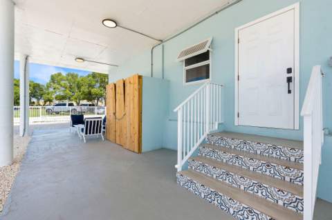1007 Hialeah Lane, Key Largo FL - photo 6 of 56
